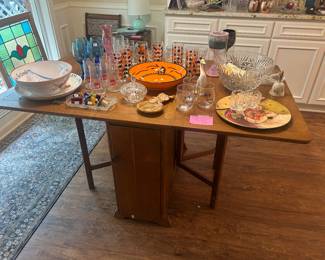 Antique Out drop leaf table