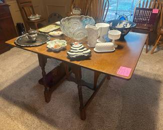 Antique drop leaf table