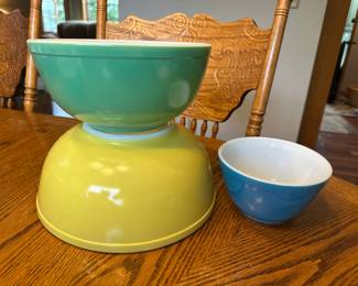 Pyrex Primary Colors Mixing Bowls (missing Red Bowl)