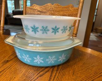 Vintage Pyrex Snowflake Casserole Dishes
