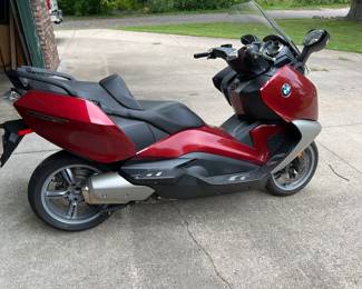 PRE-SALE ITEM: 2013 BMW Motor Scooter