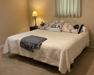 King size bed with a great mattress