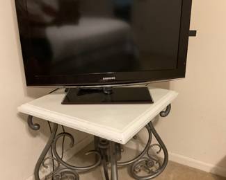 Samsung 42” TV
