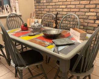 Kitchen table 