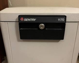 Sentry fireproof box.. no key