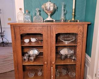 China cabinet with glass panels