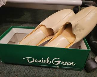 Daniel Green off-white shoes size 9