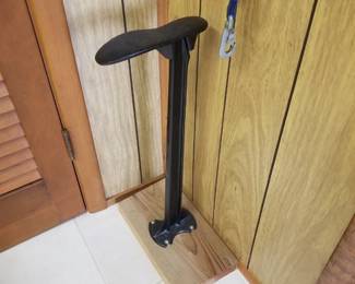 Shoe repair stand