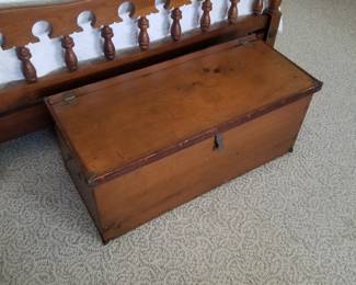 Blanket chest
