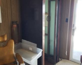 Full-size genuine phone booth