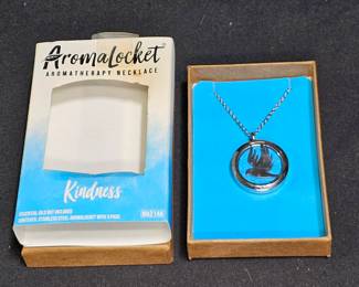 New Matrix Aromatherapy Mini Diffuser Necklace