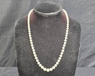 Exquisite Pearl Necklace w/ 14K Gold Clasp