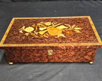 intage Reuge Floral Inlay Musical Jewelry Box