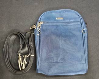 P3 Travelon Classic Anti Theft Dbl Zip Cross Body