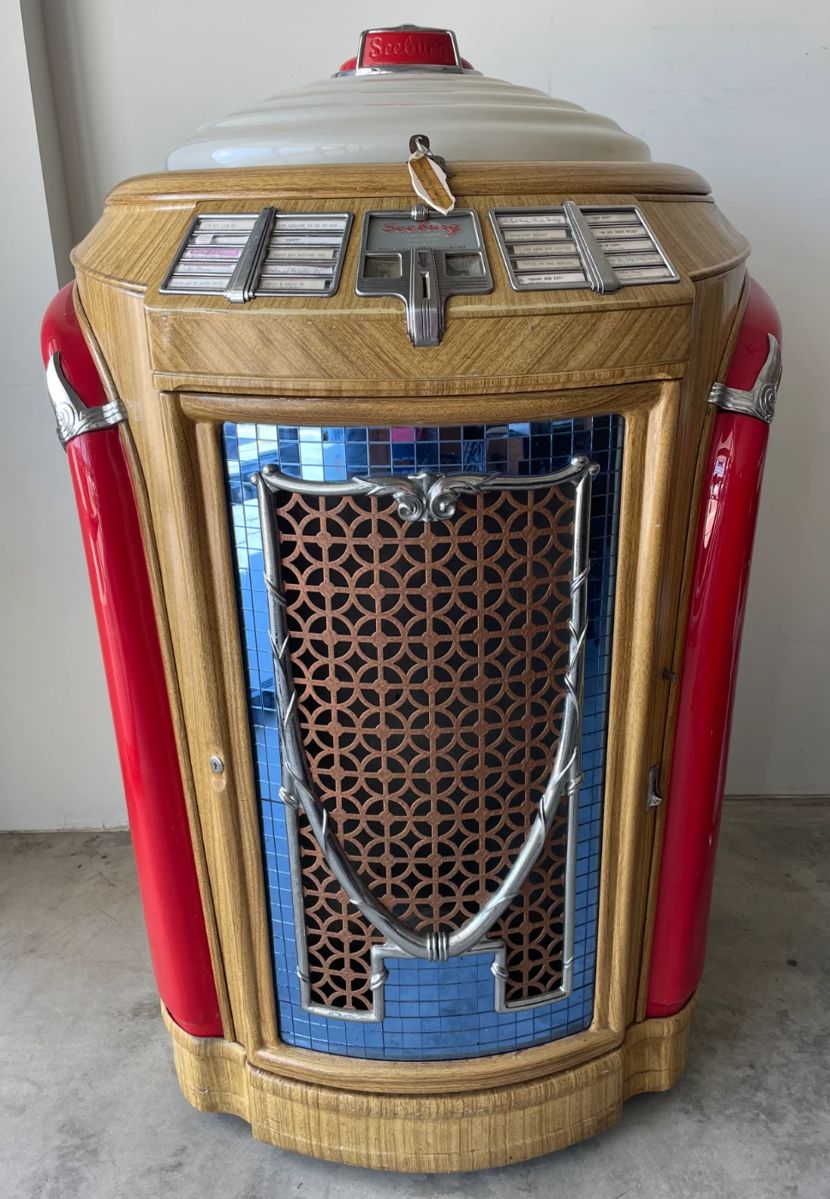 Rare Working 1948 Seeburg "Trashcan" Jukebox with Revolving Colorful Lights