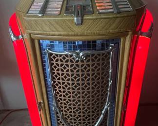Rare Working 1948 Seeburg "Trashcan" Jukebox with Revolving Colorful Lights