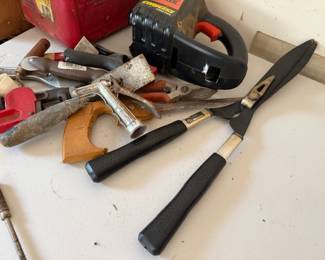 Hand and yard tools