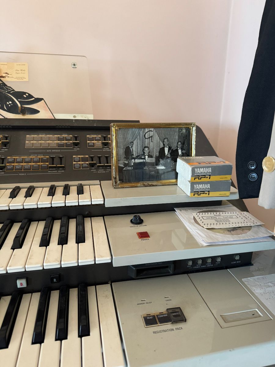 RARE VINTAGE YAMAHA FX-1 SYNTHESISER ELECTRIC ORGAN. 