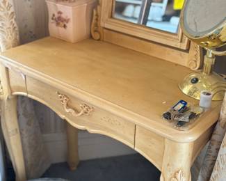 cute little vanity and mirror 