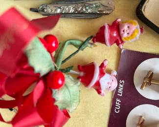 sweet tiny little Mr. And Mrs. Claus 