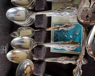 Rogers Brothers flatware set 
