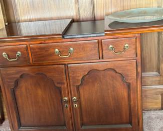 Drexel sideboard with extendable top 
