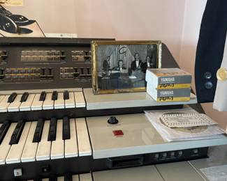 RARE VINTAGE YAMAHA FX-1 SYNTHESISER ELECTRIC ORGAN.