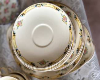 Taylor Smith dish set 