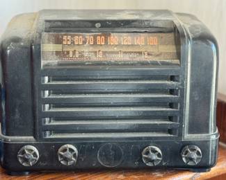 antique tube radio 