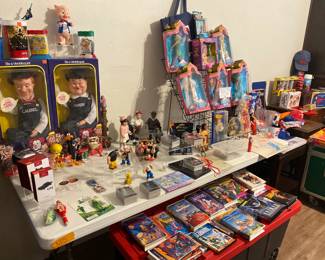 LAUREL & HARDY, LOONEY TUNES, I DREAM OF JENNIE, OUR GANG, LITTLE RASCALS, VINTAGE DOLLS