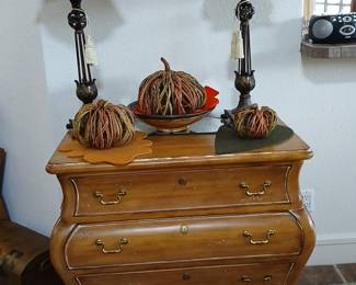 Bombay Chest
