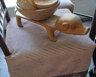 Fun Wooden Pig.
Salad Bowl Set.