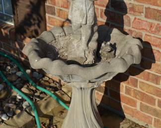 Cem nt bird bath with statuary