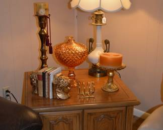 Brass
Vintage lamp
Vintage glassware