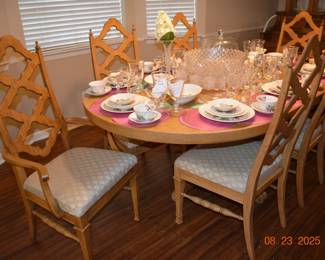 Dining table and 6 chair