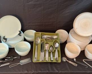 Plates And Bowls For 12