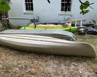 Mad River Canoe Adventure 16. Like New. 