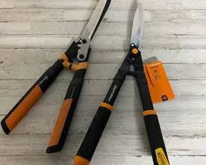 Fiskars Hedge Shears Set (2-Piece) lot of 2 Clippers
