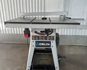 Delta 36-979 10” Left Tilt Contractor Table Saw – 1.5 HP – Heavy-Duty Woodworking Tool