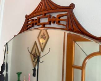 Mirror detail