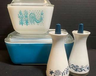 Vintage Pyrex Refrigerator Dishes With Lids Pyrex Salt Pepper Shakers