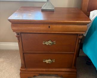 Lexington Betsy Cameron 2-Drawer Nightstand
Charming two-drawer nightstand in cherry finish, part of the Lexington Betsy Cameron line. Features decorative floral pulls and classic styling.
• Condition: Good, some light surface wear