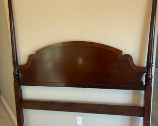 Hekman Four-Poster Bed Frame
Traditional Hekman bed frame with tall turned posts and shaped headboard. Crafted in rich wood with a timeless design.
• Size: Queen
• Condition: Very good, light wear