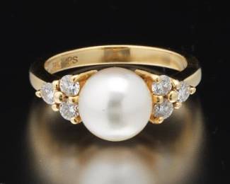 Ladies Pearl and Diamond Ring