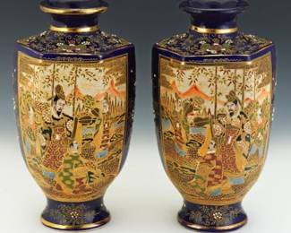 Japanese Pair of Kinkozan Satsuma Moriage Mirror Image Vases, Meiji
