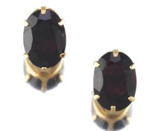 Ladies Pair of Gold and Garnet Earrings