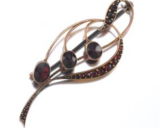 Victorian Gold nd Bohemian Garnet Pin Brooch