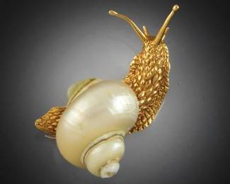 Unique 18K Yellow Gold and Seashell Lifelike Snail Pin Clip