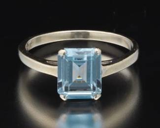 Ladies Gold and Aquamarine Ring