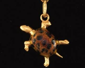 Ladies UnoAErre Italian Gold and Enamel Turtle Pendant on Chain